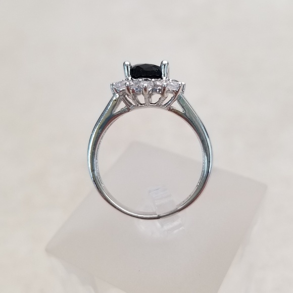 HOST PICK ❤️ 18k White Gold With Black Spinel Ring - Picture 4 of 8